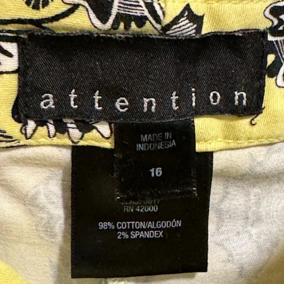 Cute Yellow and Black Floral Print Shorts With Pockets Women’s Size 16‎ Soft - Picture 5 of 5